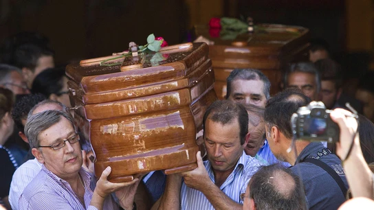 Funeral por las cinco víctimas del accidente en la localidad de San Fernando Funeral por las cinco víctimas del accidente en la localidad de San Fernando