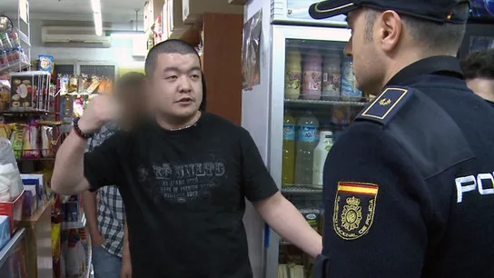 Agreden a los dependientes de una tienda de alimentación Agreden a los dependientes de una tienda de alimentación