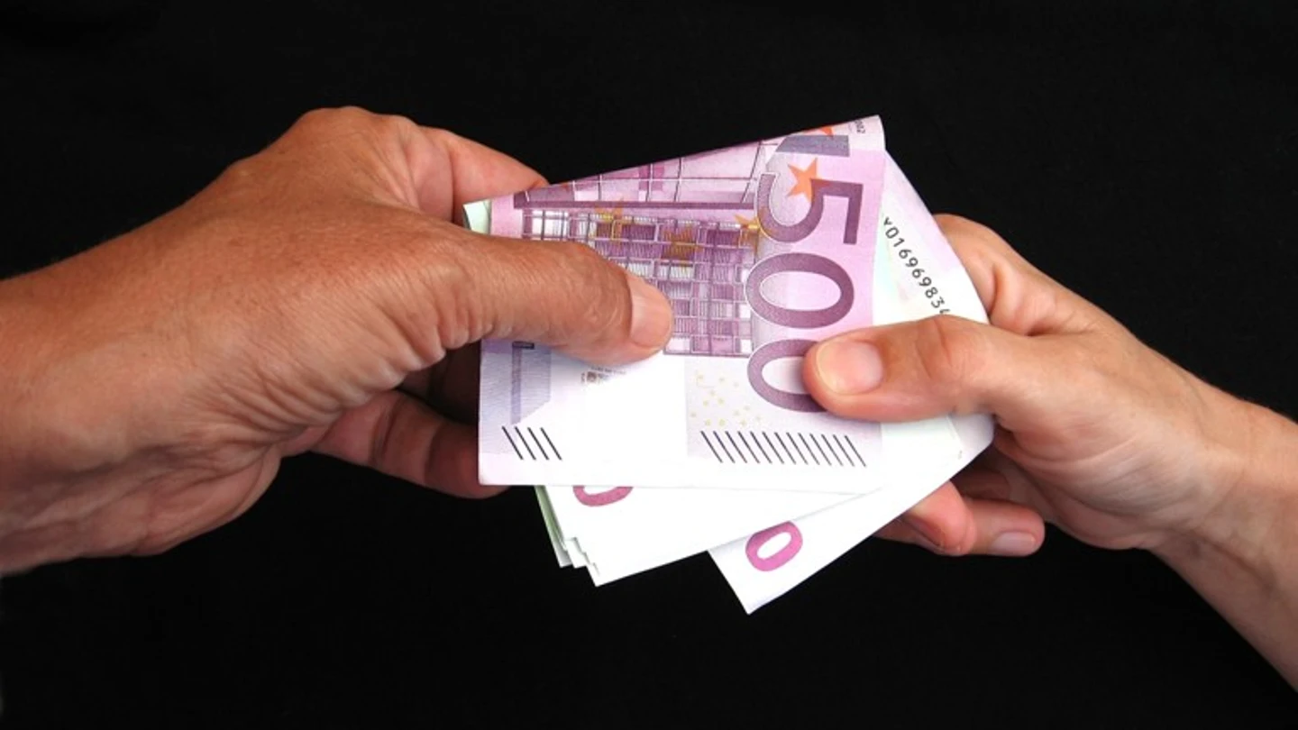 La corrupción en España cuesta a la sociedad 40.000 millones de euros al año La corrupción en España cuesta a la sociedad 40.000 millones de euros al año