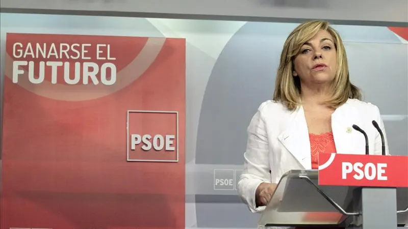 Elena Valenciano comparece ante los medios de comunicación