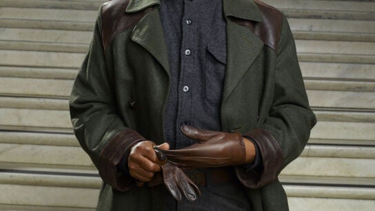 Giancarlo Esposito es Capit&aacute;n Tom Neville