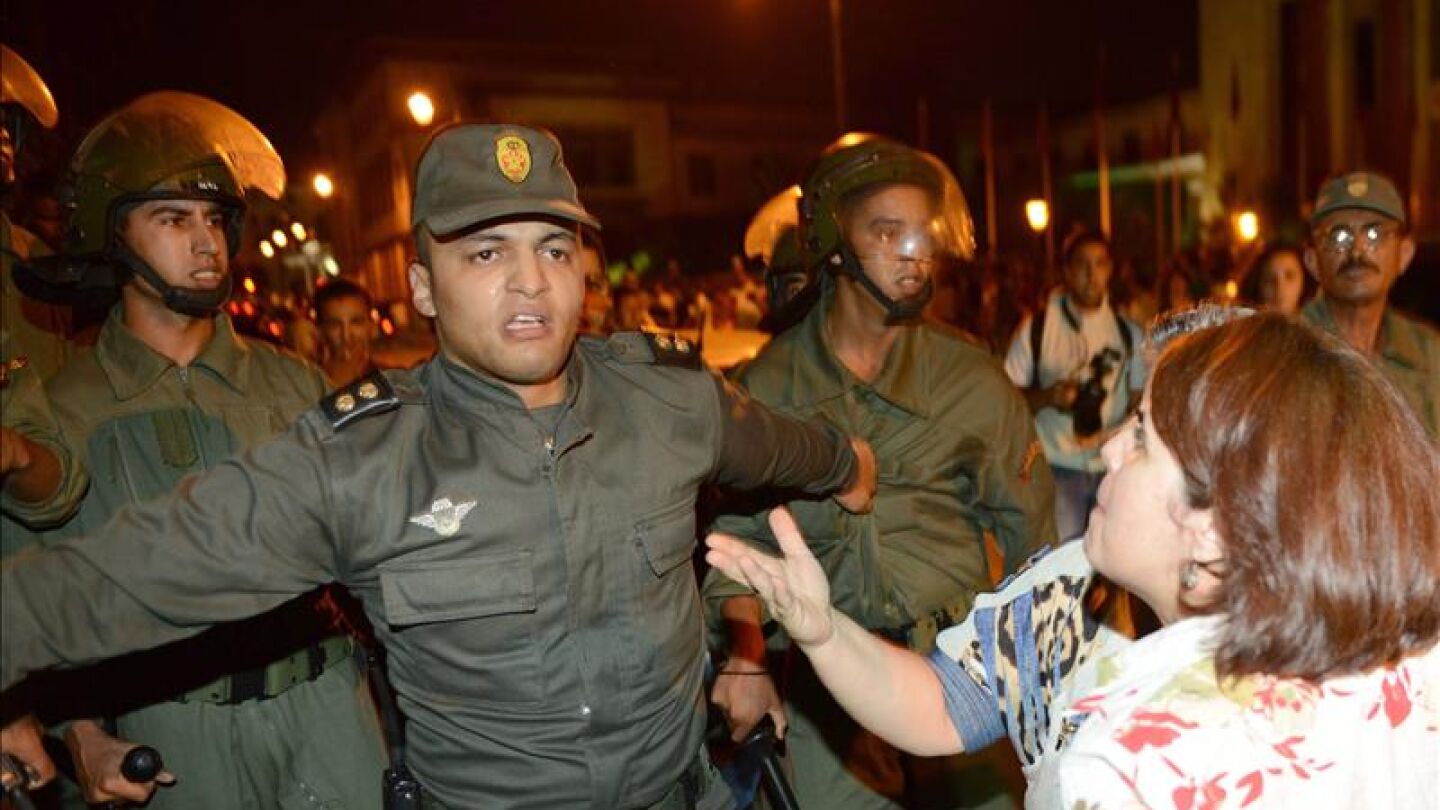 La Polic&iacute;a reprime en Rabat una protesta por la liberaci&oacute;n del pederasta espa&ntilde;ol