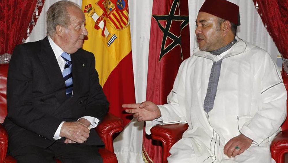 El rey Juan Carlos y el rey Mohamed VI durante la última visita del monarca español a Marruecos.
