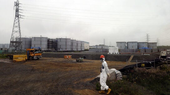 Jap&oacute;n proveer&aacute; fondos para contener las fugas de agua radiactiva en Fukushima