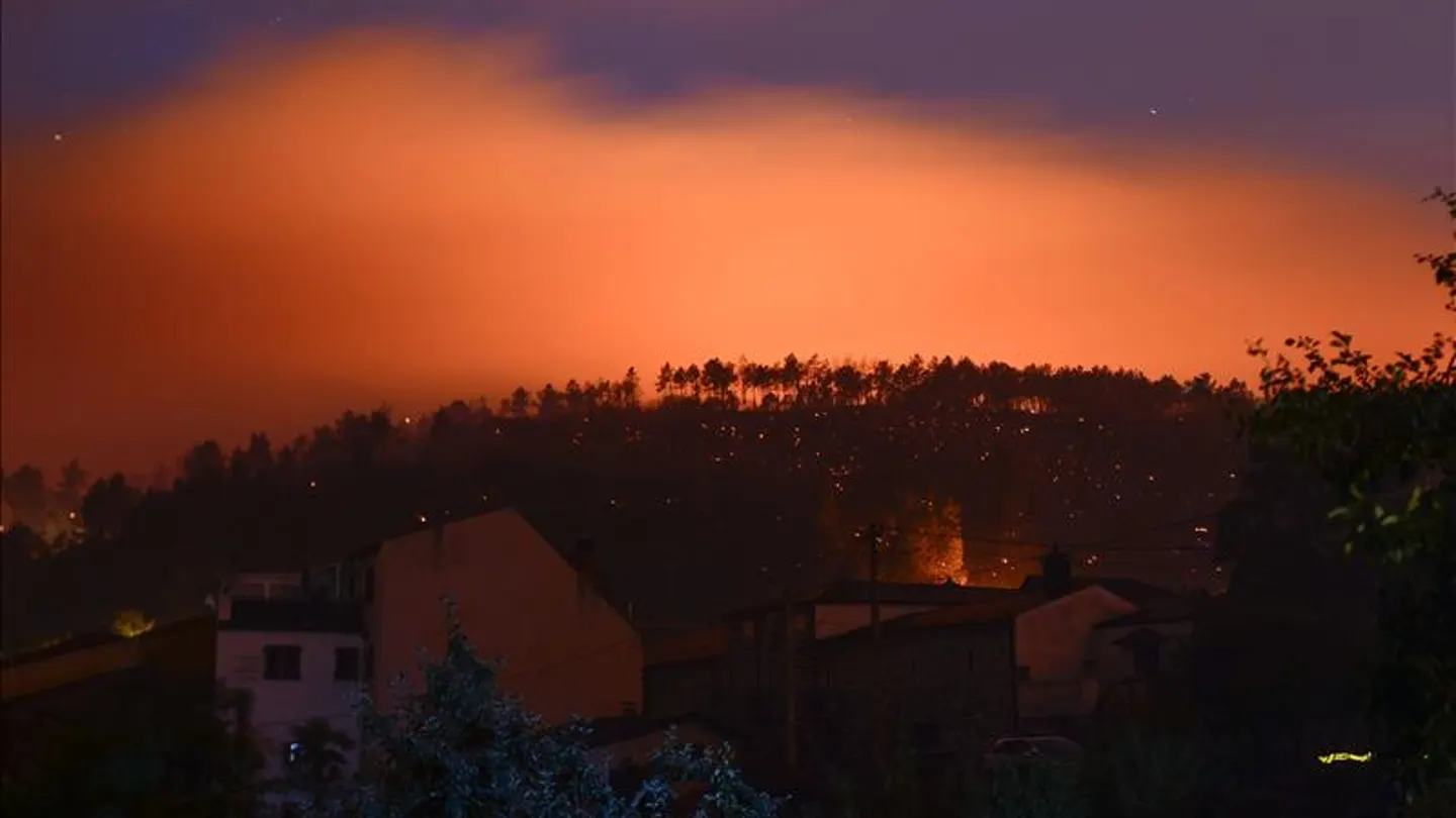 Imagen del peor incendio de este verano en Galicia Imagen del peor incendio de este verano en Galicia
