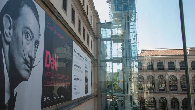 Cartel de la exposición de Dalí en el Reina Sofía