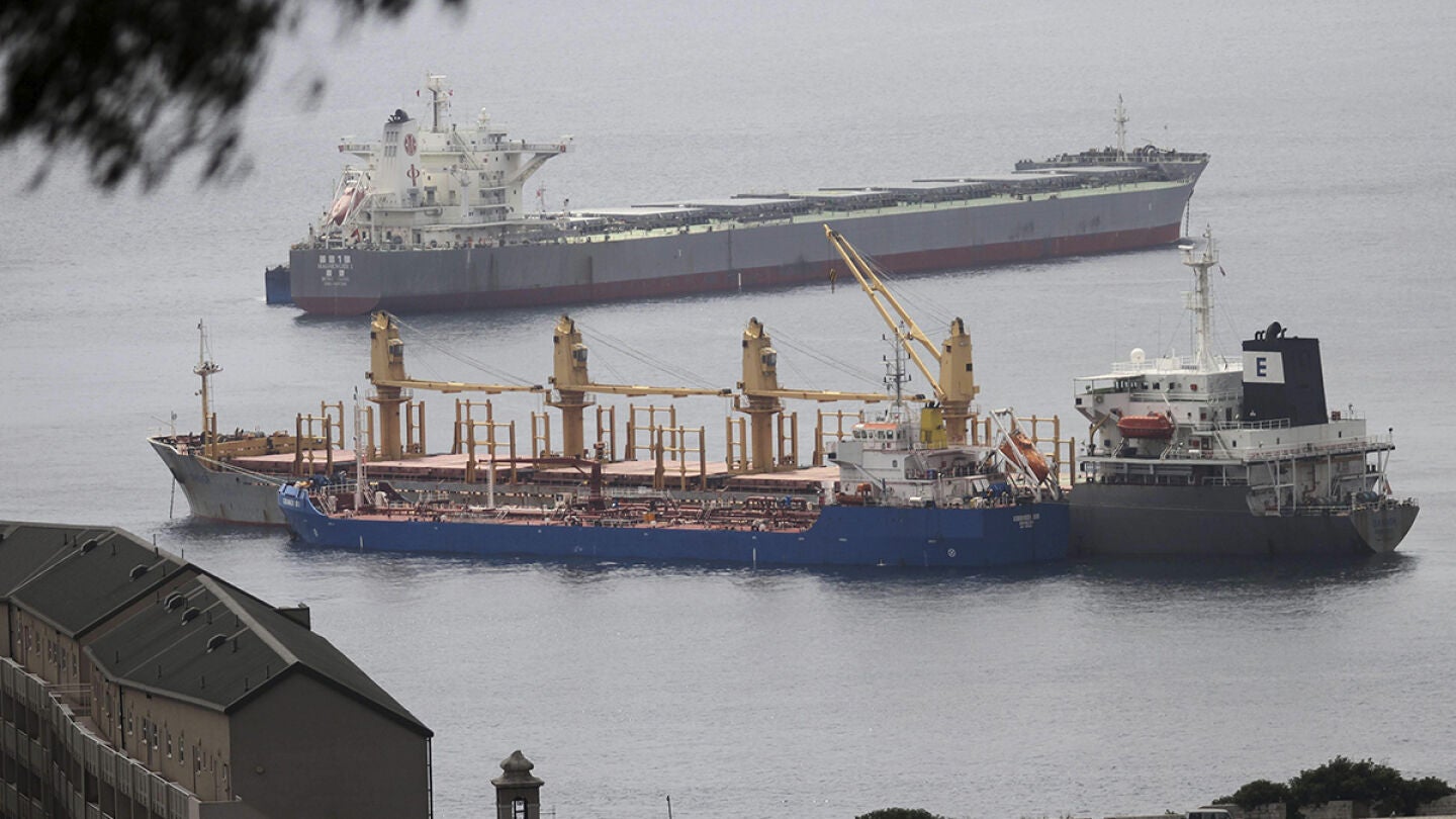 El Gobierno endurecer&aacute; las sanciones a las "gasolineras flotantes" de la bah&iacute;a de Algeciras