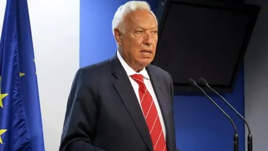 José Manuel García-Margallo habla ante los medios José Manuel García-Margallo habla ante los medios