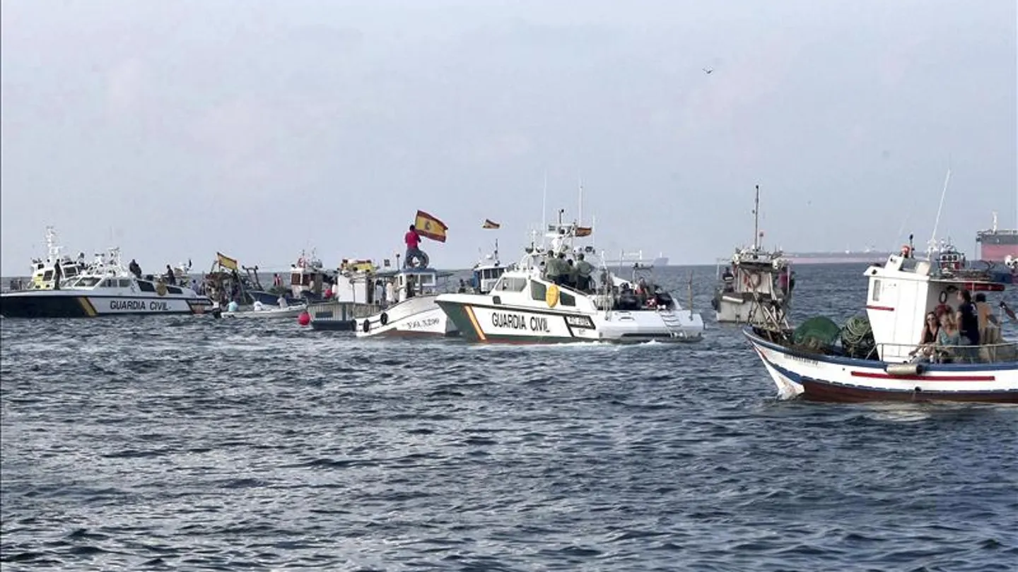 Patrulleras de la Guardia Civil en Gibraltar Patrulleras de la Guardia Civil en Gibraltar