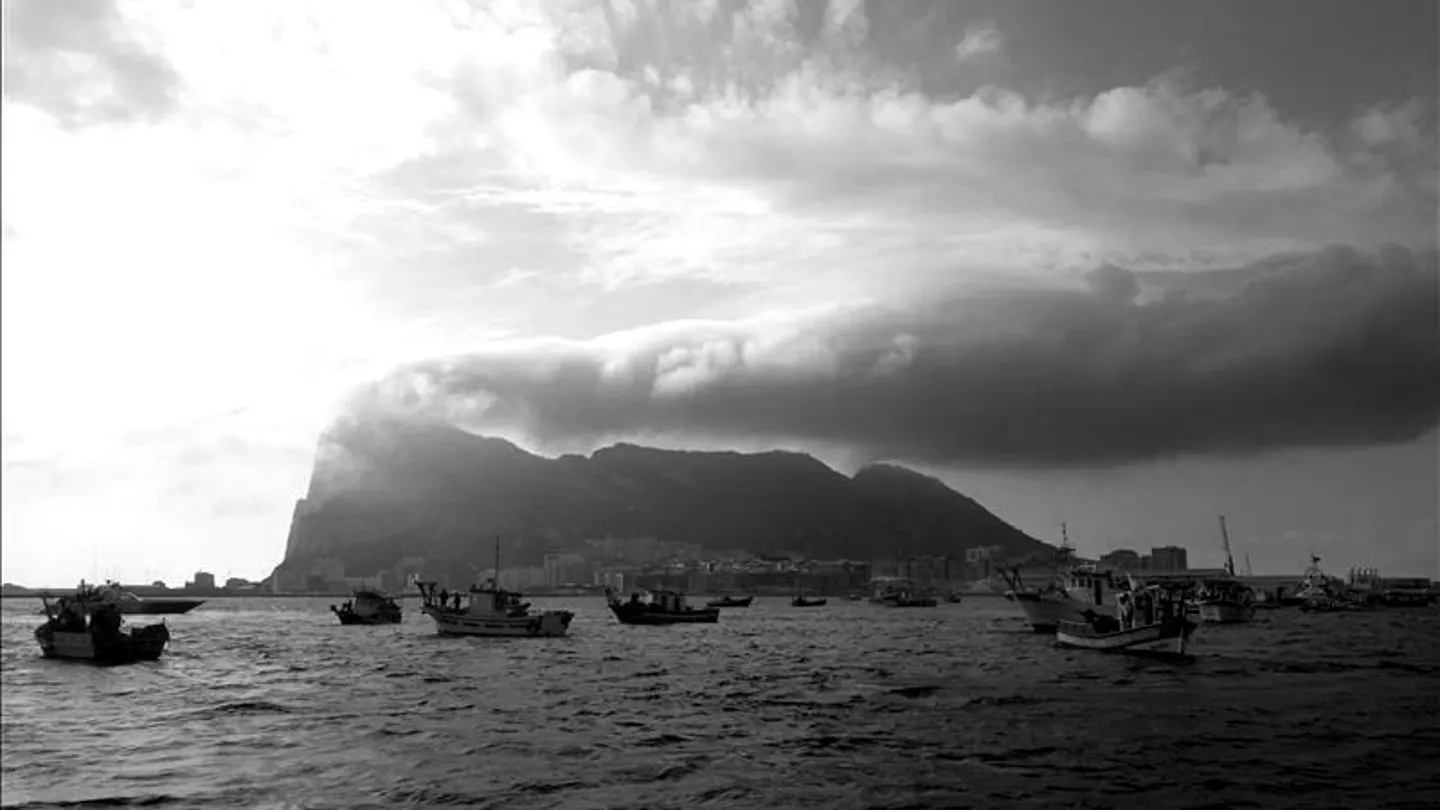 Peñón de Gibraltar en blanco y negro Peñón de Gibraltar en blanco y negro