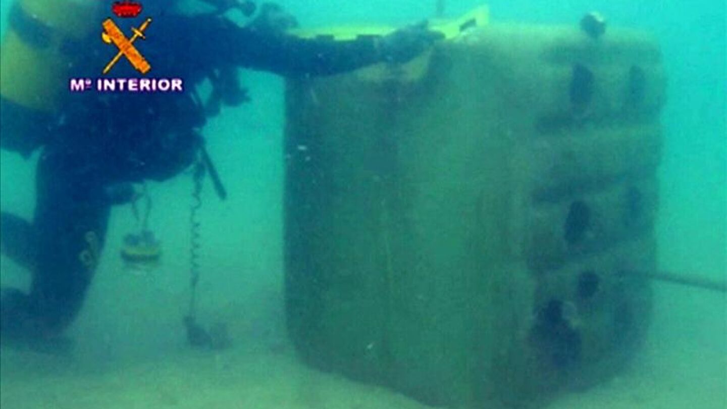 Bloques de hormig&oacute;n en el fondo del mar