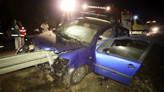 Imagen de un accidente en una carretera de Pontevedra Imagen de un accidente en una carretera de Pontevedra