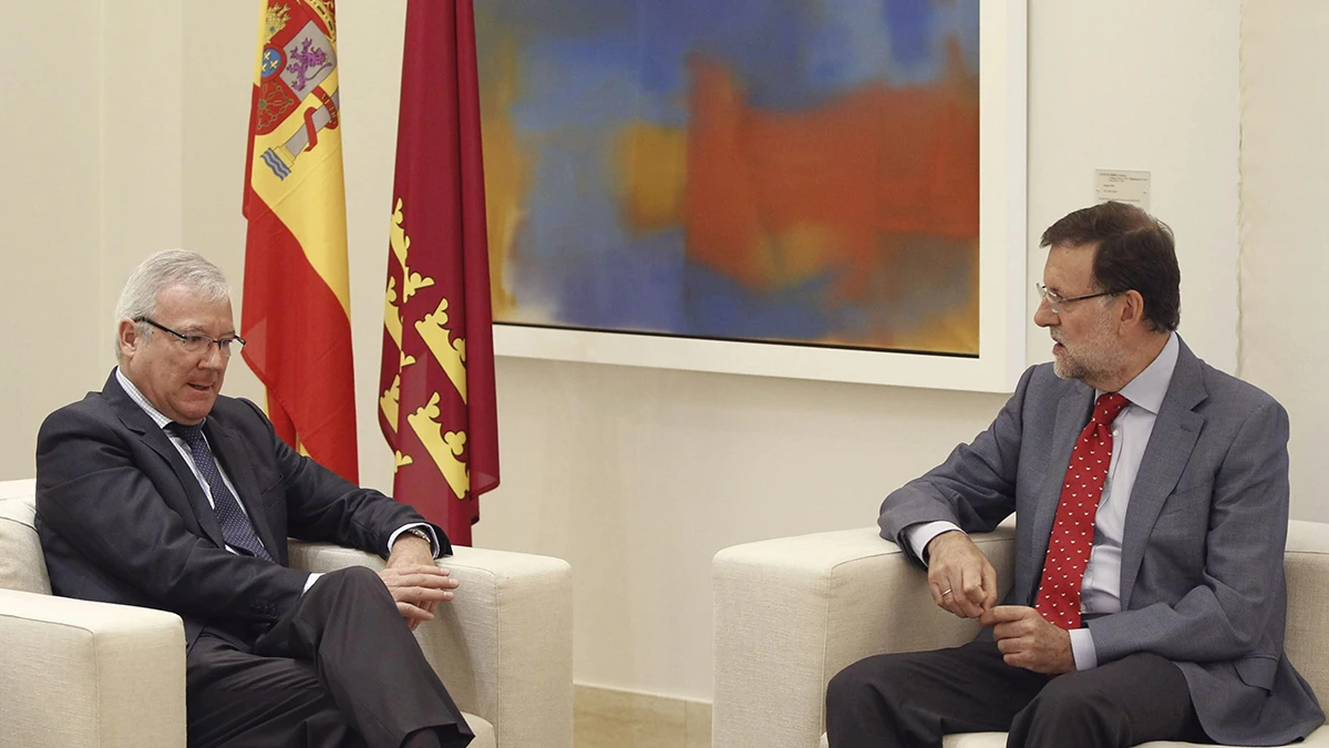 Rajoy se compromete con Valcárcel a "hacer justicia" al configurar el modelo de financiación autonómica
