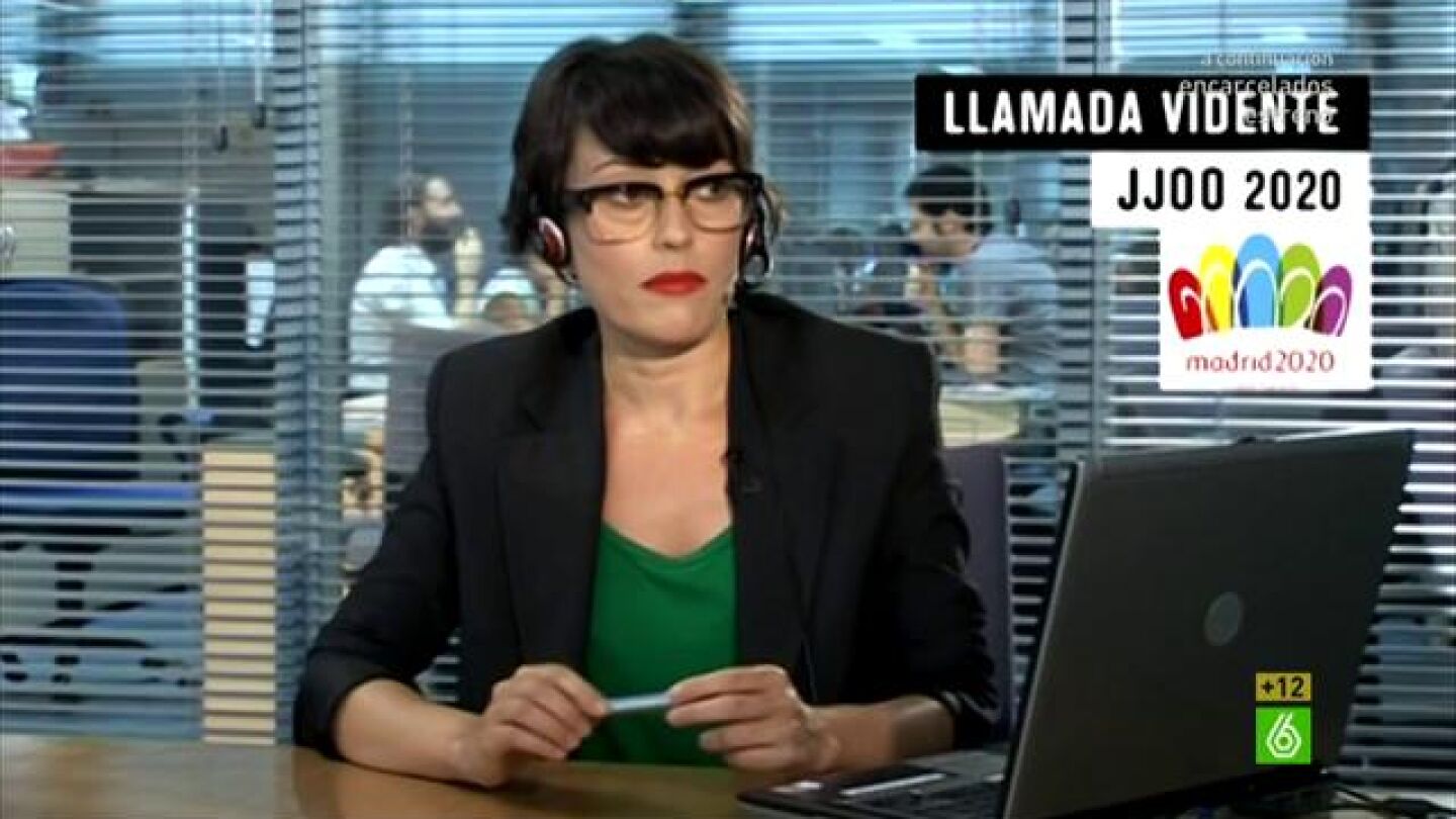 Thais habla con una vidente sobre las carreras de galgos