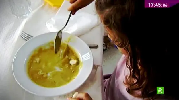 Una niña come Una niña come