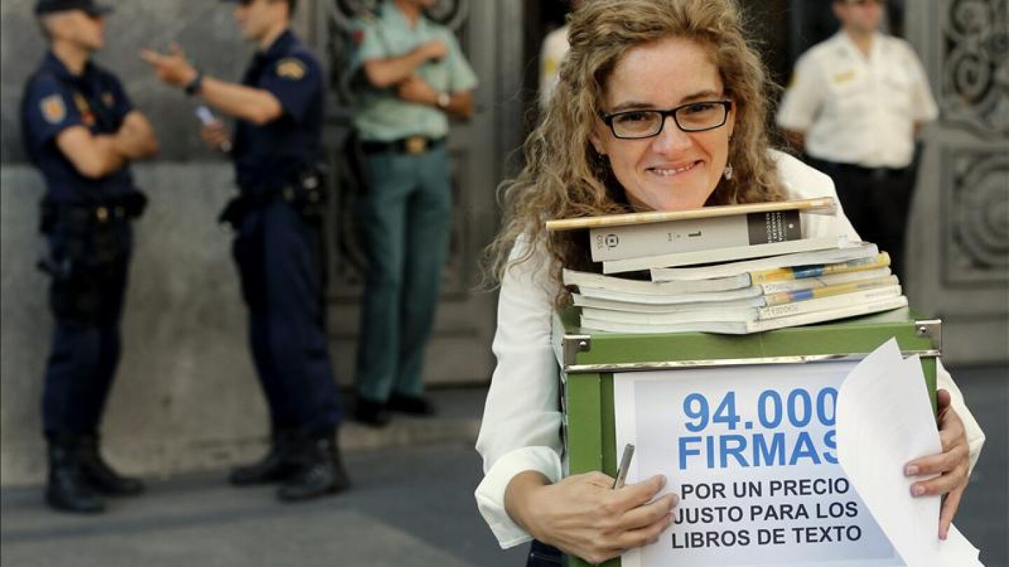 La responsable de la campa&ntilde;a en Internet "Por un precio justo para los libros de texto", Elena Alfaro