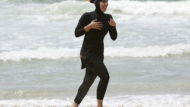 Mujer con un 'burkini'