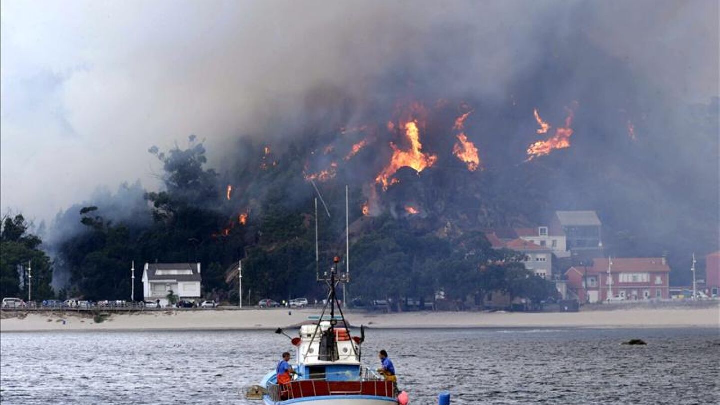 Controlado el incendio de O Pindo que ha calcinado 2.200 hect&aacute;reas