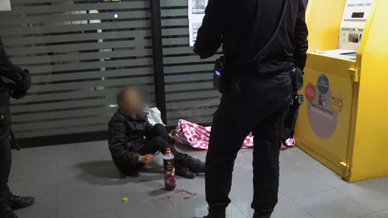 Los indigentes quebrantan una orden de alejamiento Los indigentes quebrantan una orden de alejamiento