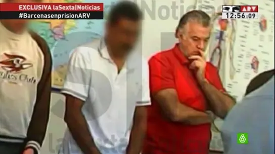 Luis Bárcenas reza en prisión Luis Bárcenas reza en prisión