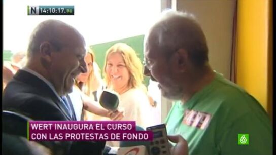 Wert inaugura el curso con las protestas de fondo.