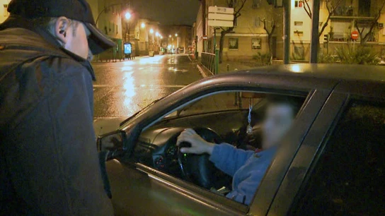 Un individuo conduciendo ebrio Un individuo conduciendo ebrio