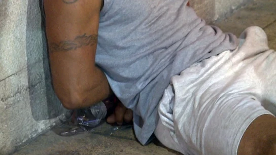 Agrede a varias personas en la calle Agrede a varias personas en la calle