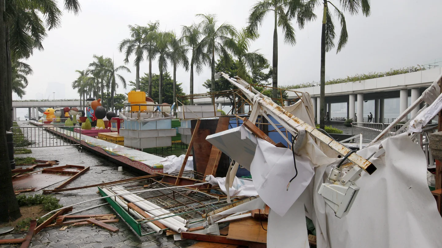 El poderoso tifón Usagi deja 25 muertos y un gran caos a su paso por China El poderoso tifón Usagi deja 25 muertos y un gran caos a su paso por China