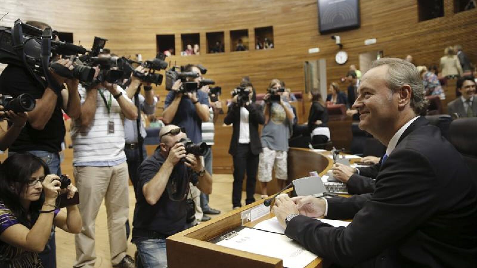 El president de la Generalitat, Alberto Fabra,al en Les Corts Valencianes