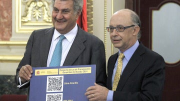 Montoro presenta los presupuestos de 2014 en el Congreso