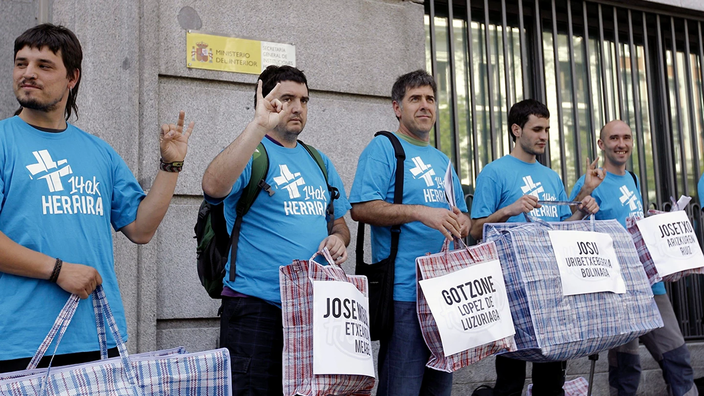 Representantes del movimiento de apoyo a los presos de ETA, Herrira. Representantes del movimiento de apoyo a los presos de ETA, Herrira.