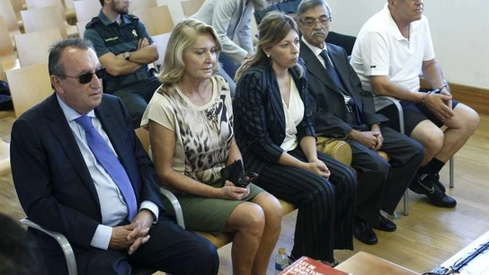 Carlos Fabra y el resto de acusados ante el juez Carlos Fabra y el resto de acusados ante el juez