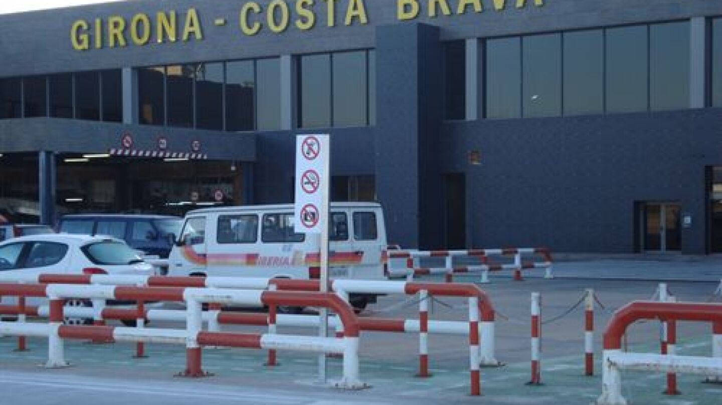 Fallece una joven brit&aacute;nica embarazada en el aeropuerto de Girona