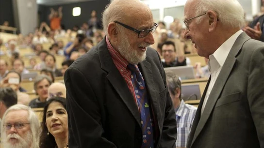 El físico belga François Englert y el británico Peter Higgs. El físico belga François Englert y el británico Peter Higgs.