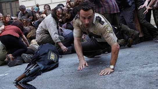 Rick trata de escapar de los zombies Rick trata de escapar de los zombies