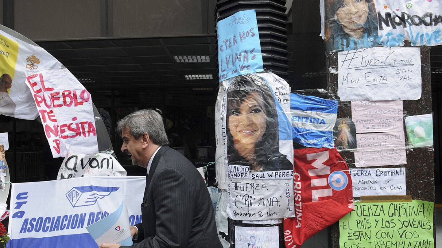 La presidenta argentina, Cristina Fern&aacute;ndez, recibe el alta hospitalaria 
