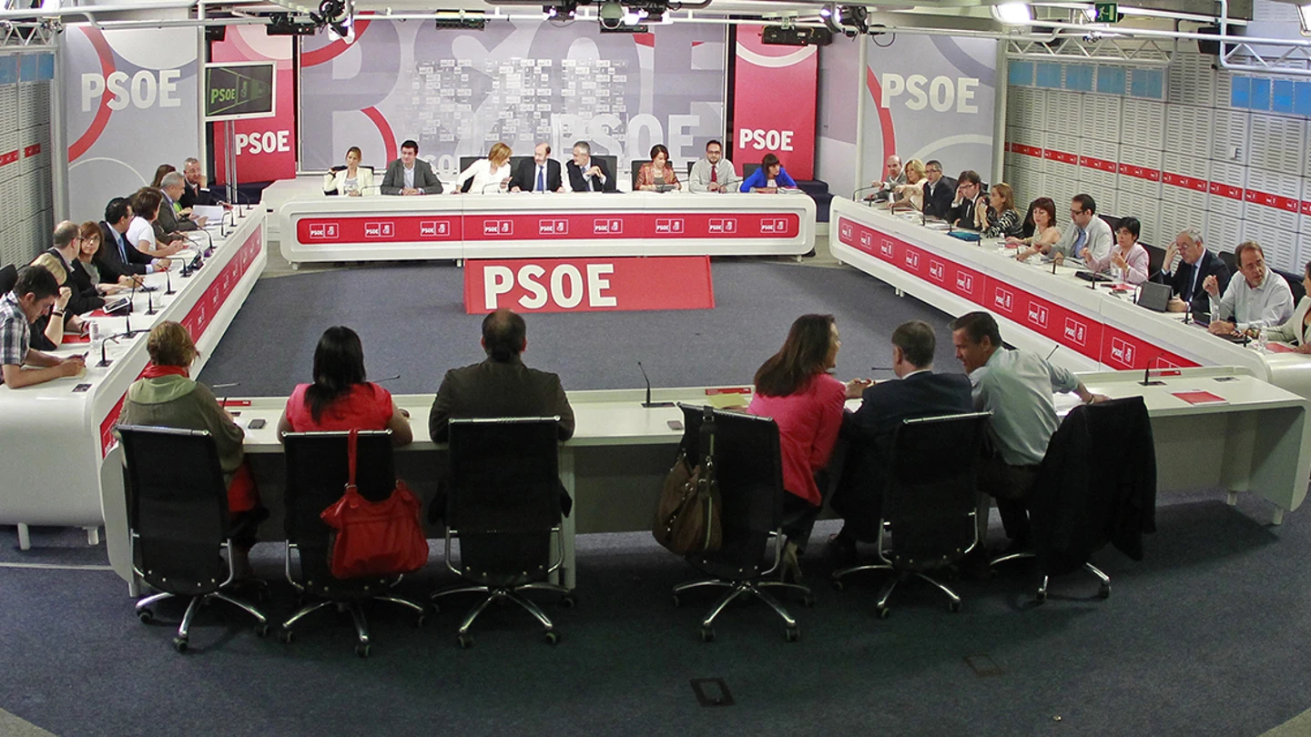 El PSOE une sus fuerzas en Toledo para rechazar la reforma del Estatuto El PSOE une sus fuerzas en Toledo para rechazar la reforma del Estatuto