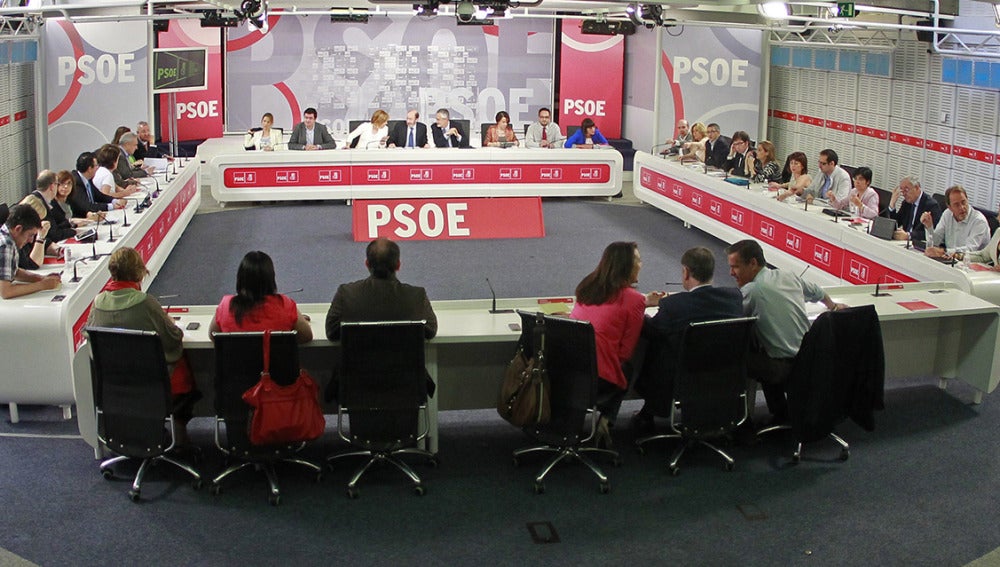 El PSOE une sus fuerzas en Toledo para rechazar la reforma del Estatuto