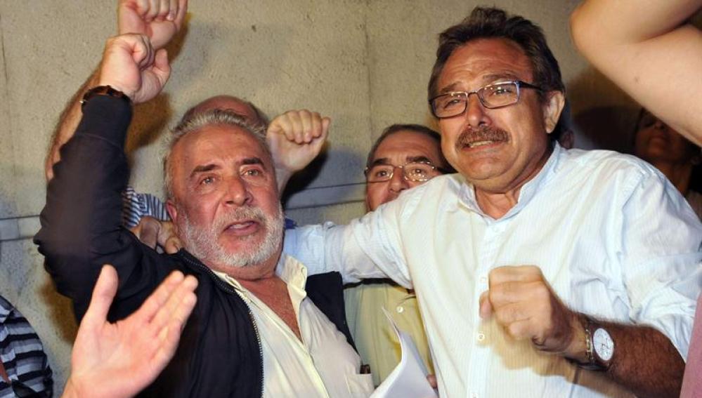 Salvador Mera y Roberto Carmona, cuando salieron en libertad de los juzgados de Sevilla 