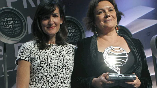 Clara Sánchez, Premio Planeta 2013, y Ángeles González-Sinde, finalista Clara Sánchez, Premio Planeta 2013, y Ángeles González-Sinde, finalista