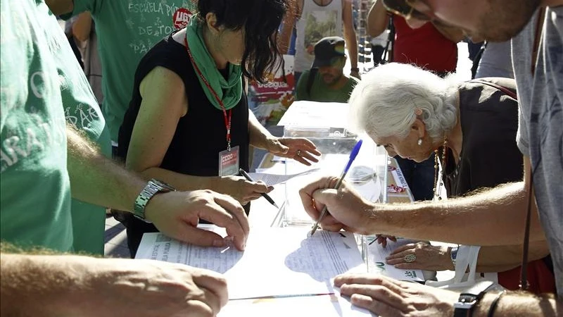 Consulta ciudadana por la educaci&oacute;n en la Puerta del Sol.
