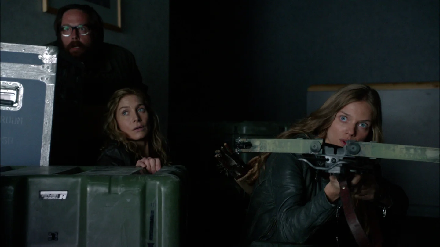 Aaron, Rachel y Charlie se esconden de Randall Aaron, Rachel y Charlie se esconden de Randall