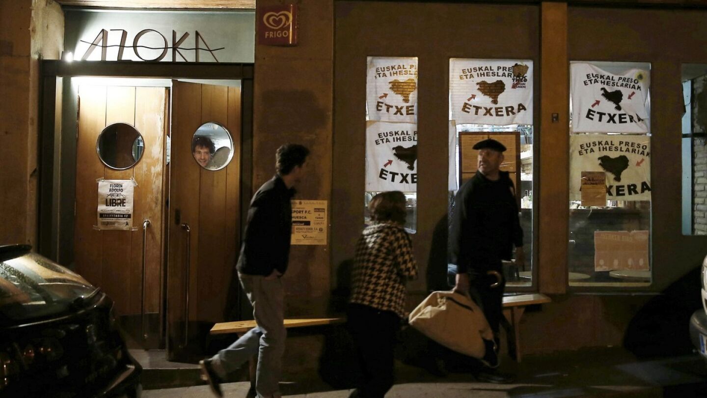 Familiares y amigos de In&eacute;s del R&iacute;o abandonan un bar
