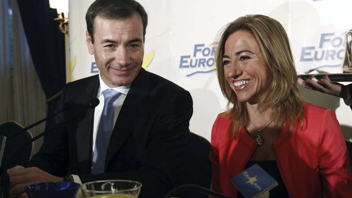 Tom&aacute;s G&oacute;mez, junto a la exministra Carme Chac&oacute;n.