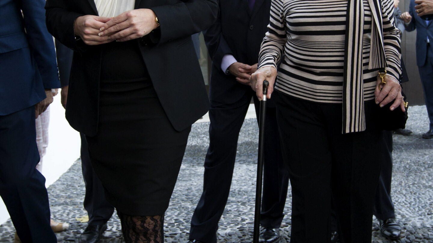 La presidenta de la Junta de Andaluc&iacute;a, Susana D&iacute;az, junto a la nuera de Christine Ruiz Picasso