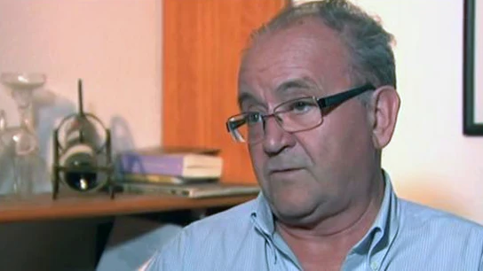 Félix, un preferentista que pide que le devuelvan sus 15 euros "por dignidad" Félix, un preferentista que pide que le devuelvan sus 15 euros "por dignidad"