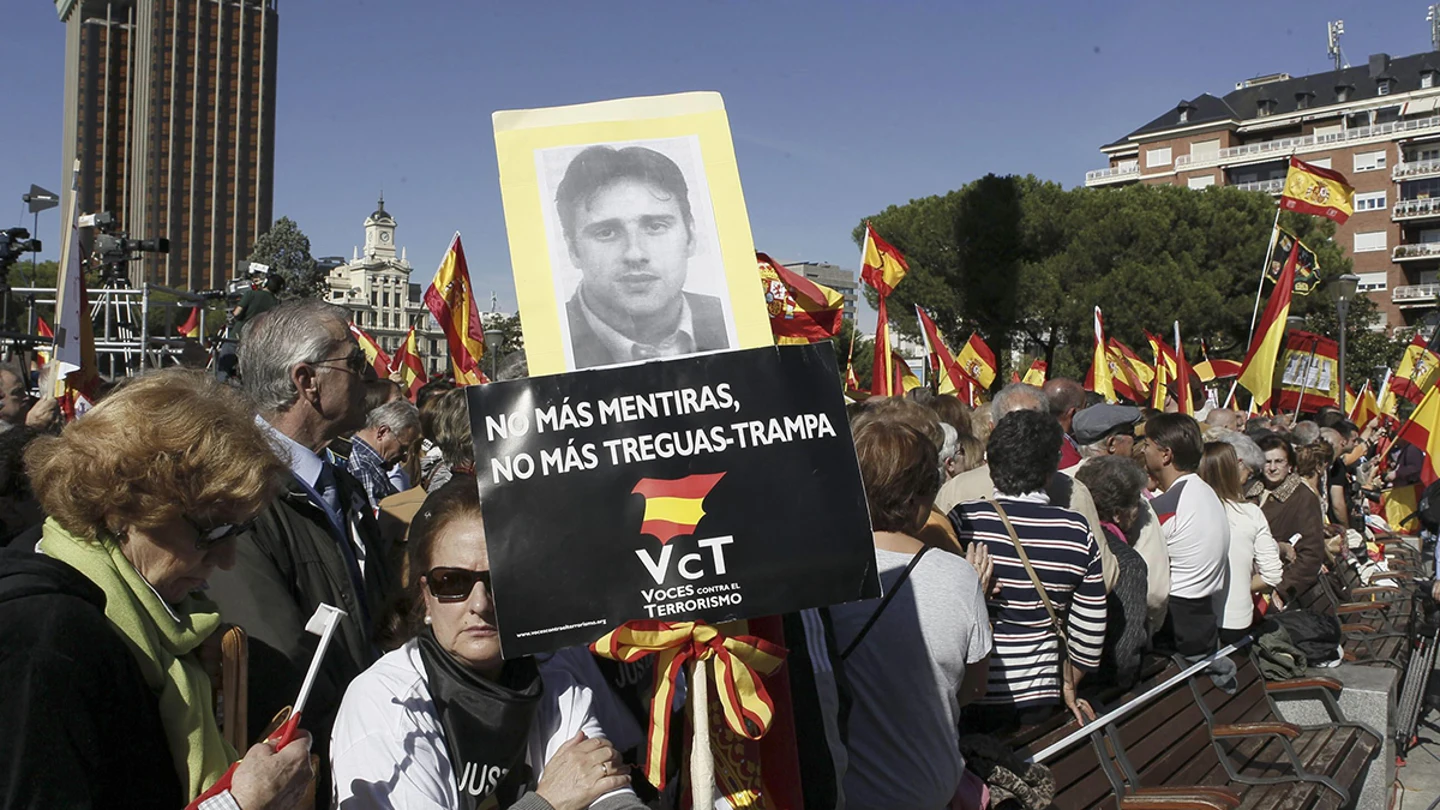 Centenares de manifestantes protestan en Colón por el fin de la doctrina Parot Centenares de manifestantes protestan en Colón por el fin de la doctrina Parot