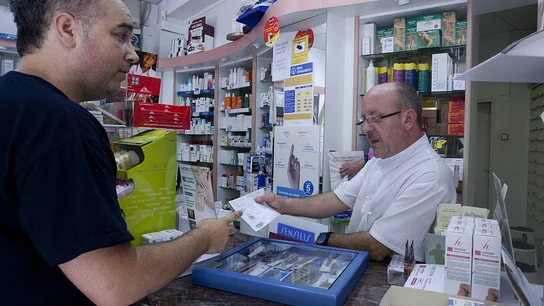 Sanidad cifra en 2.472 millones el ahorro farmacéutico en 15 meses de copago Sanidad cifra en 2.472 millones el ahorro farmacéutico en 15 meses de copago