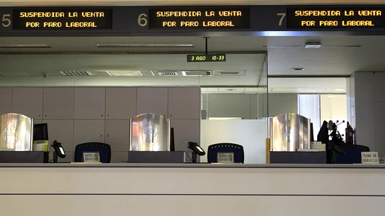 Los sindicatos sitúan el seguimiento de la huelga en un 70% y Renfe en un 4,28% Los sindicatos sitúan el seguimiento de la huelga en un 70% y Renfe en un 4,28%