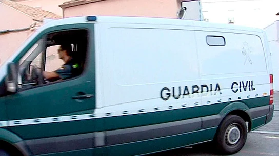 Furgón con cinco exdirectivos de la CAM detenidos Furgón con cinco exdirectivos de la CAM detenidos